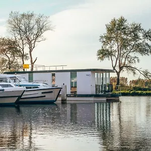 Homeboat Glamping Botel Nieuwpoort